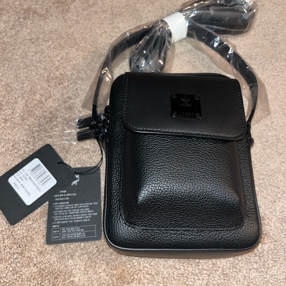 !!!NEW!!! MCM Men's Klassik Leather Mini Crossbody Bag - Picture 2 of 8